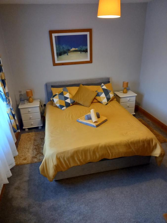 A New U Country Cottage Clynacartan Екстер'єр фото