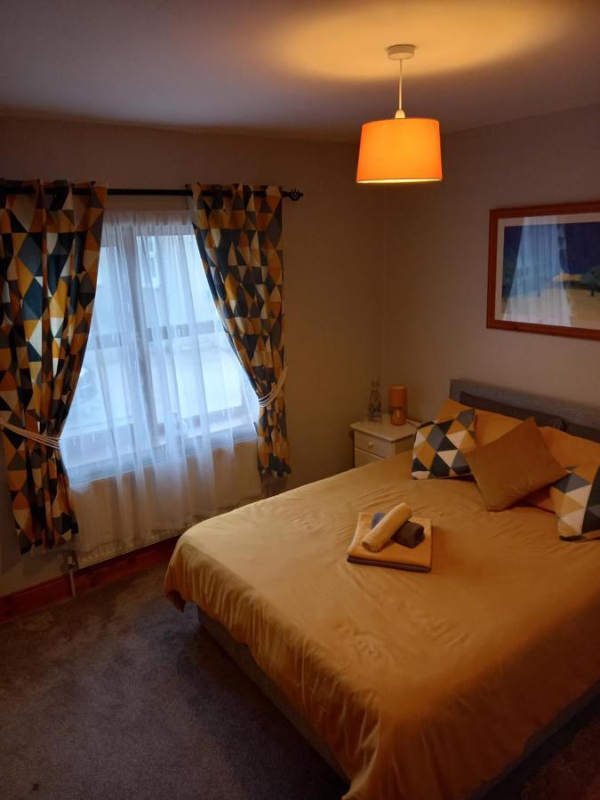 A New U Country Cottage Clynacartan Екстер'єр фото