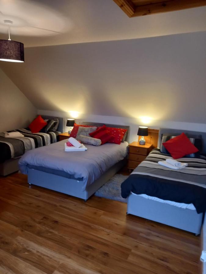 A New U Country Cottage Clynacartan Екстер'єр фото