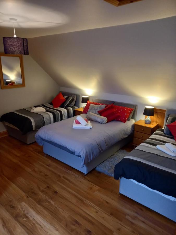 A New U Country Cottage Clynacartan Екстер'єр фото