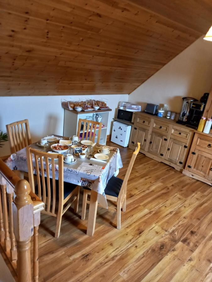 A New U Country Cottage Clynacartan Екстер'єр фото